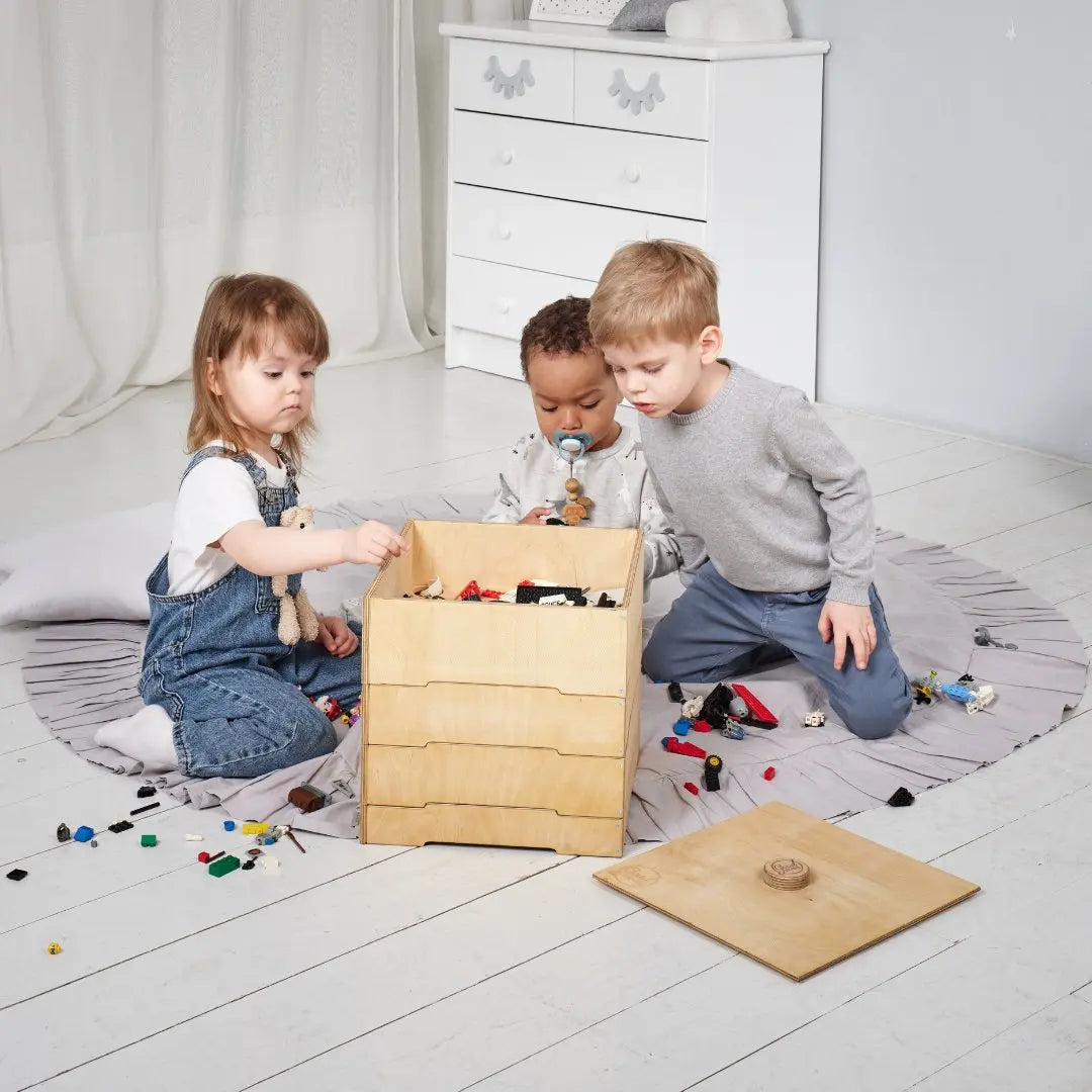 Ein Set aus drei Montessori-Regalen von Goodevas: für Bücher + Spielzeug + Holzlager/Sortierer für Konstrukteur