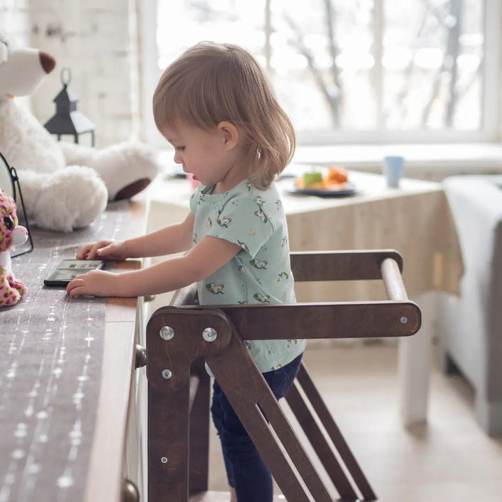 Aide-Cuisinière en Bois pour les Enfants d'âge Préscolaire - Chocolat